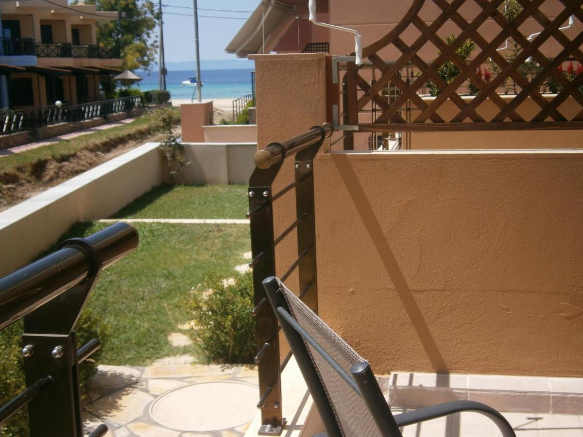 Dafni'S Seaside Luxury Studios Nikiti  Exterior photo