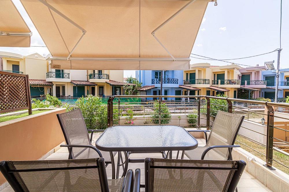 Dafni'S Seaside Luxury Studios Nikiti  Exterior photo